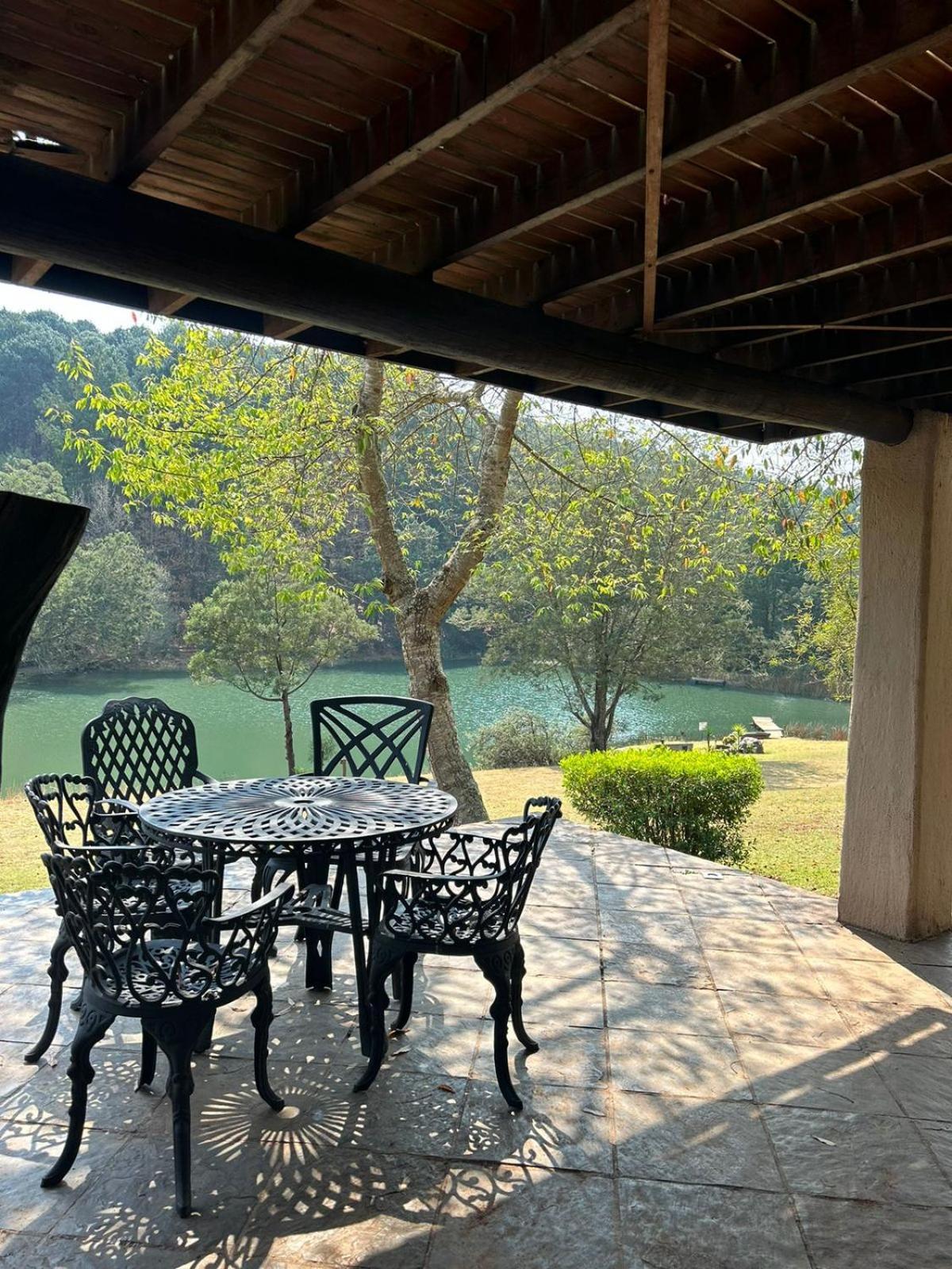 Silver Mist Resort, *